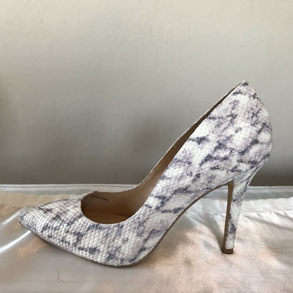 WHBM PURPLE SNAKE HEELS - Picture 11 of 12